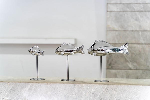 Realistic Stainless Steel Fish Sculptures – Custom Polished Metal Art for Modern Display